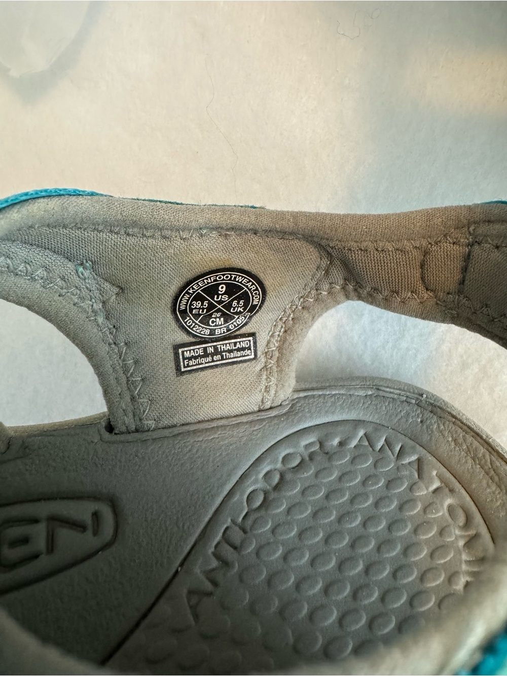 Keen Women's Whisper Sandals Turquoise and Gray Waterproof Size 9 GC - Picture 5 of 6